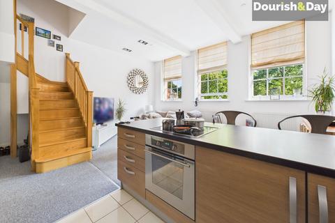 2 bedroom flat for sale, The Oval, Stafford ST17