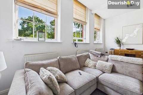 2 bedroom flat for sale, The Oval, Stafford ST17