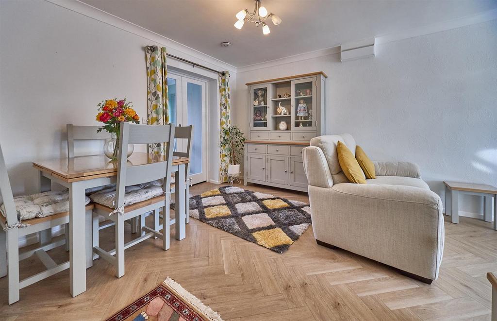 Dining Area to Rear