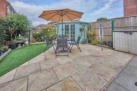 2 bedroom semi-detached house for sale, Severn Avenue, Hinckley