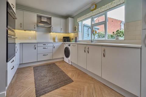 2 bedroom semi-detached house for sale, Severn Avenue, Hinckley