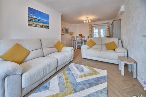 2 bedroom semi-detached house for sale, Severn Avenue, Hinckley