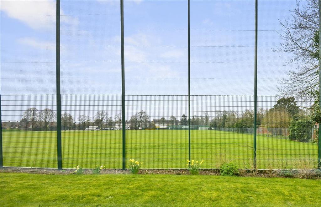 MQa8q VXL3 Uqd0uq0 P BTVg.jpg