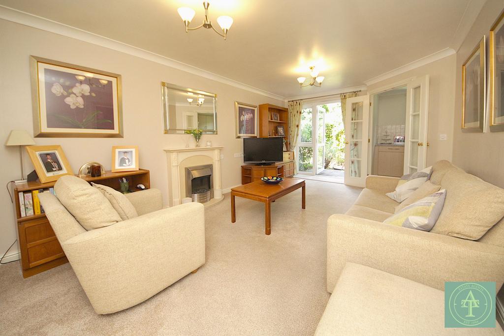 Two Bedroom Ground Floor Retirement Flat For Sale