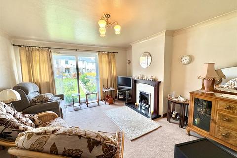 43 South Parade, Elland, HX5 0NR