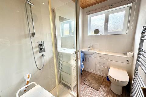 43 South Parade, Elland, HX5 0NR