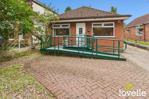 3 bedroom bungalow for sale - Eppleworth Road, East Riding of Yorkshire HU16