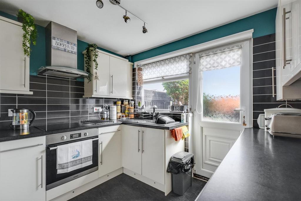 Kitchen 1.jpeg