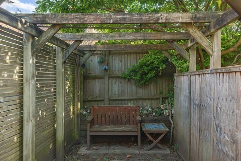 undefined, Mint Street, Surrey GU7