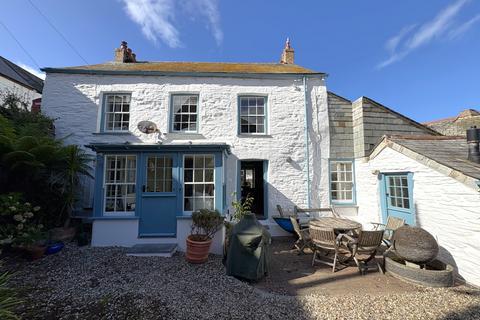 undefined, Leat House