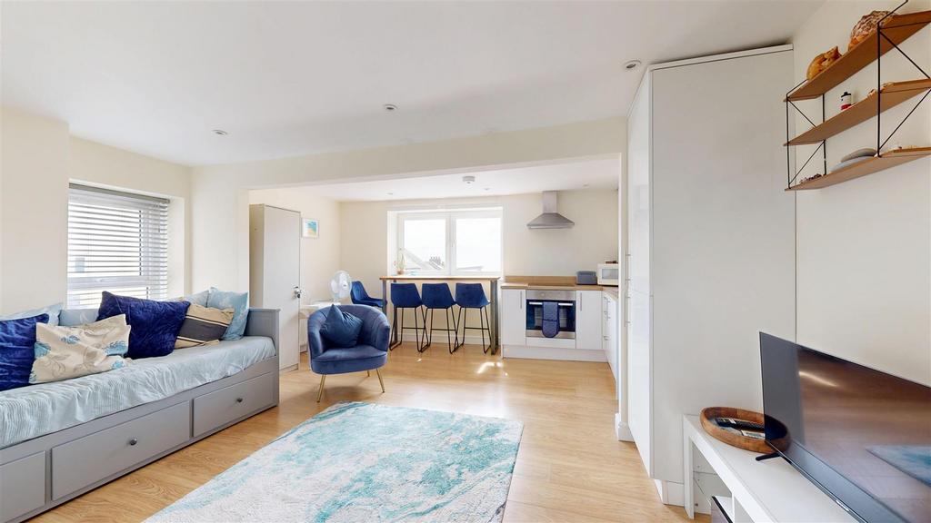 Flat-3-103-Fortuneswell-08142025 155713.jpg