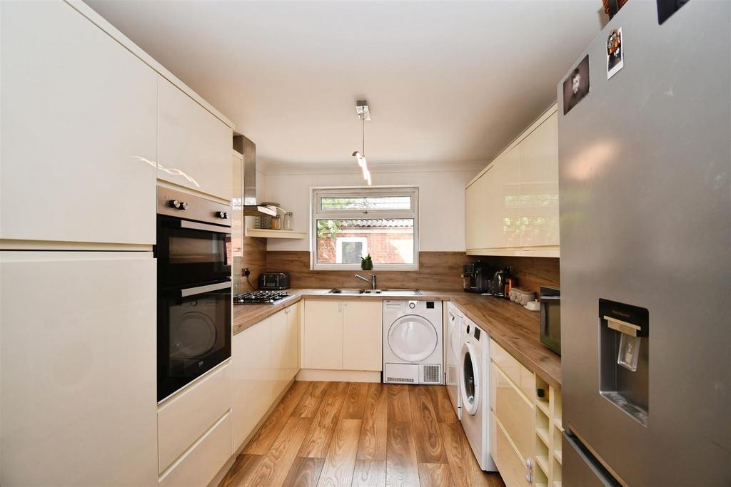 F023896f-160 20 Maplewood 20 Avenue 20 20 2820 29.JP