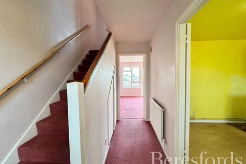2 bedroom maisonette for sale, Victor Approach, Hornchurch, RM12