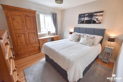 3 bedroom detached house for sale, Tudor Gardens, Merlins Bridge, Haverfordwest