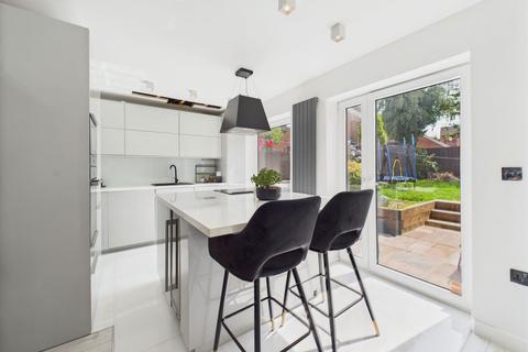 3 bedroom detached house for sale, Stainmore Avenue, Leicester LE19