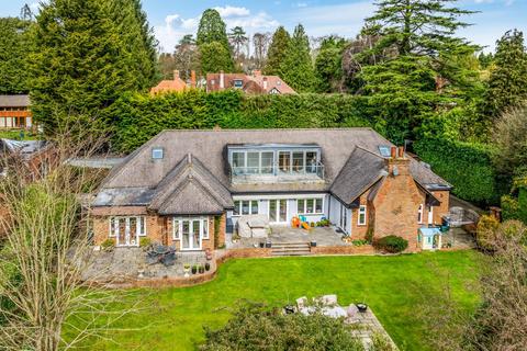 5 bedroom detached house for sale, Wonford Close, Walton On The Hill KT20