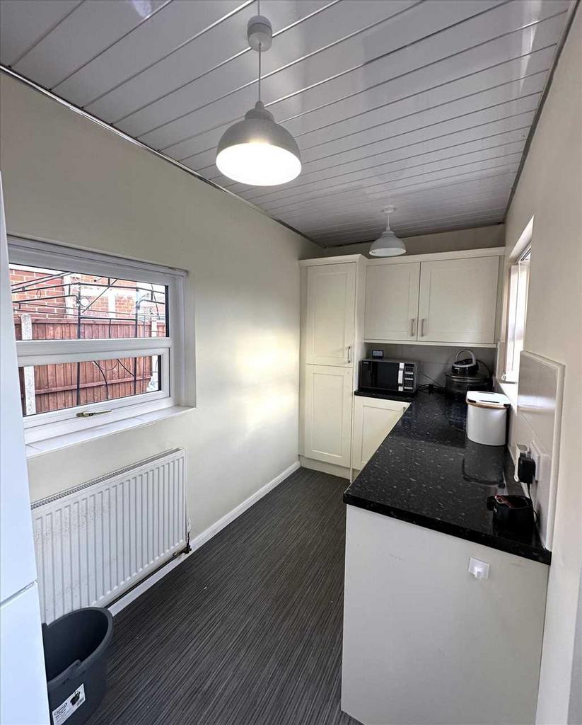 Kitchen: