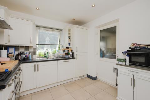 30 Toynbee Road, London, SW20 8SS