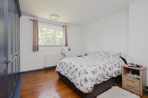 30 Toynbee Road, London, SW20 8SS