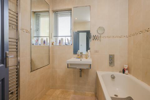 30 Toynbee Road, London, SW20 8SS