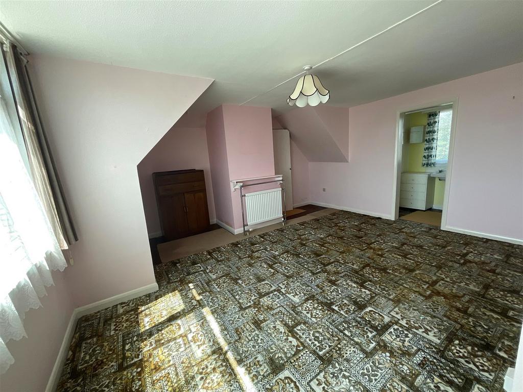 Eaves Room