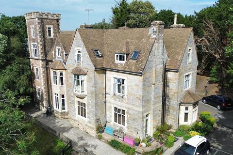 Stone Court, Gillsmans Hill, St. Leonards-On-Sea