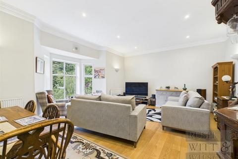 3 bedroom maisonette for sale, Stone Court, Gillsmans Hill, St. Leonards-On-Sea
