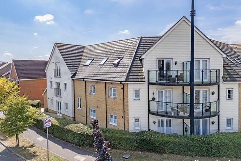 Le Noke Avenue, Romford, RM3
