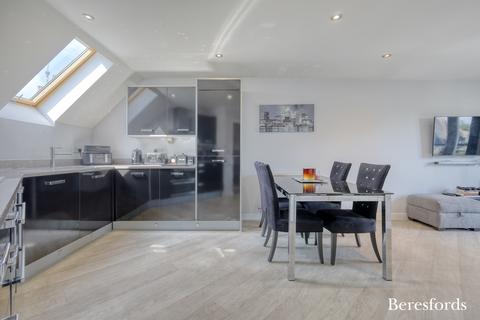 2 bedroom apartment for sale, Le Noke Avenue, Romford, RM3