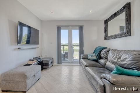 2 bedroom apartment for sale, Le Noke Avenue, Romford, RM3