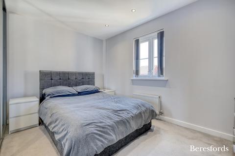 2 bedroom apartment for sale, Le Noke Avenue, Romford, RM3
