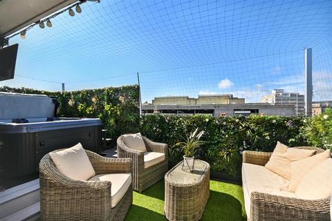 2 bedroom flat for sale, Terminus Road, Eastbourne
