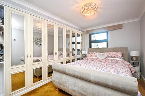 2 bedroom flat for sale, Terminus Road, Eastbourne