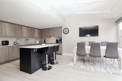 undefined, Gables Avenue, Borehamwood
