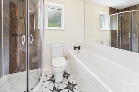 4 bedroom semi-detached house for sale, Valley Road, Buckingham, Buckinghamshire, MK18
