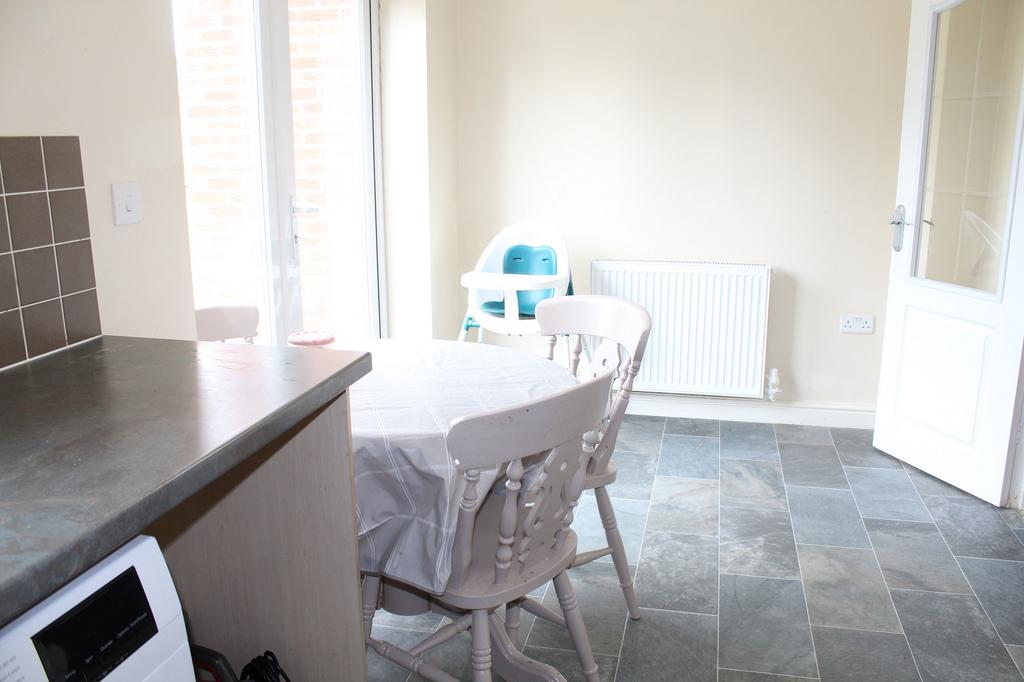 Fitted Kitchen Picture 2