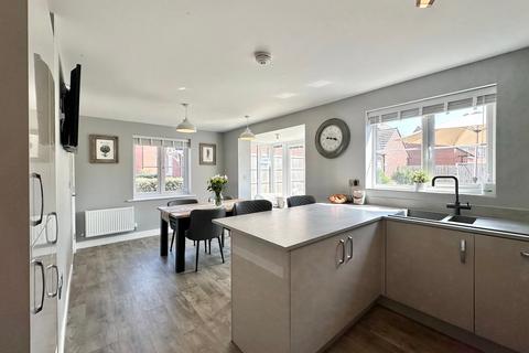 5 bedroom detached house for sale, St Peters Field, Whitestone, Hereford, HR1
