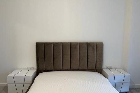 undefined, Tidey Apartments, W3