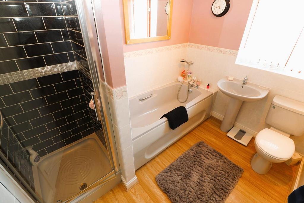 Bath/ Shower Room