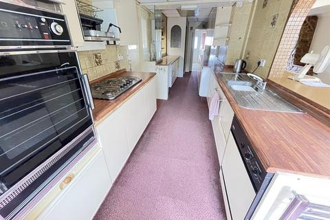 3 bedroom detached house for sale, Thistlebarrow Road, Salisbury SP1