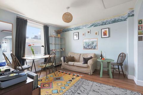 2 bedroom flat for sale, Killyon Terrace, London SW8