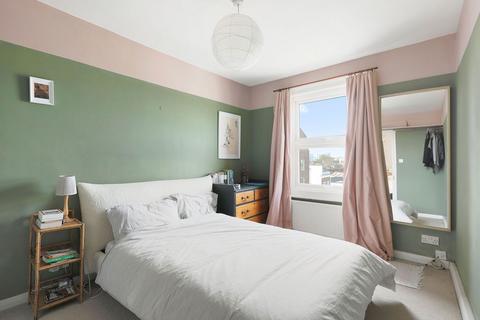 2 bedroom flat for sale, Killyon Terrace, London SW8
