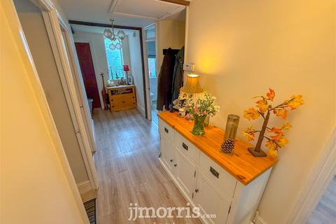 3 bedroom detached bungalow for sale, St. Dogmaels, Cardigan