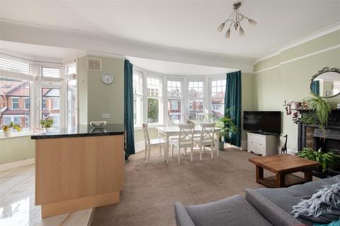 84a Selborne Road, London, N14 7DG