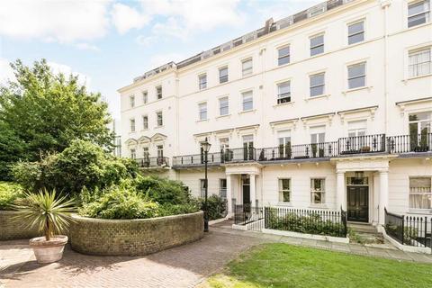 Lindsay Square, London SW1V
