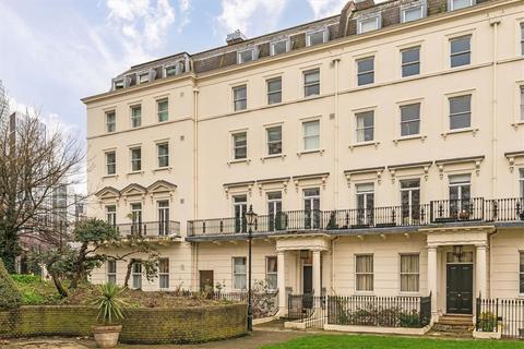 Lindsay Square, London SW1V