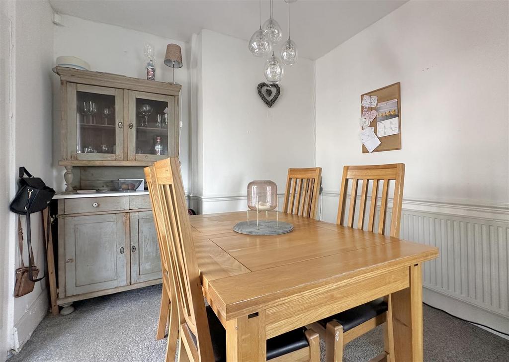 CDCD24 A3-ACED-43 C7-991 A-F44 F9 E63 B971.jpeg