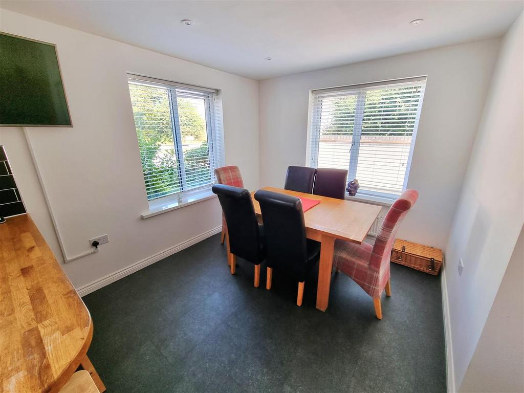Dining area.jpg