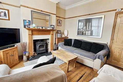 2 bedroom terraced house for sale, Sandhurst Street, Oadby