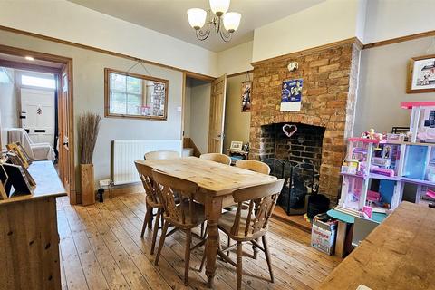 2 bedroom terraced house for sale, Sandhurst Street, Oadby